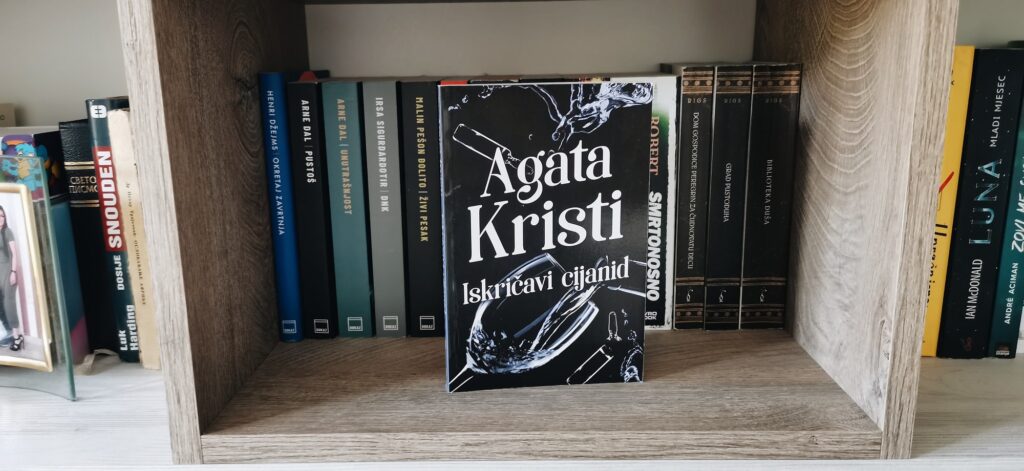 Iskričavi cijanid Agata Kristi