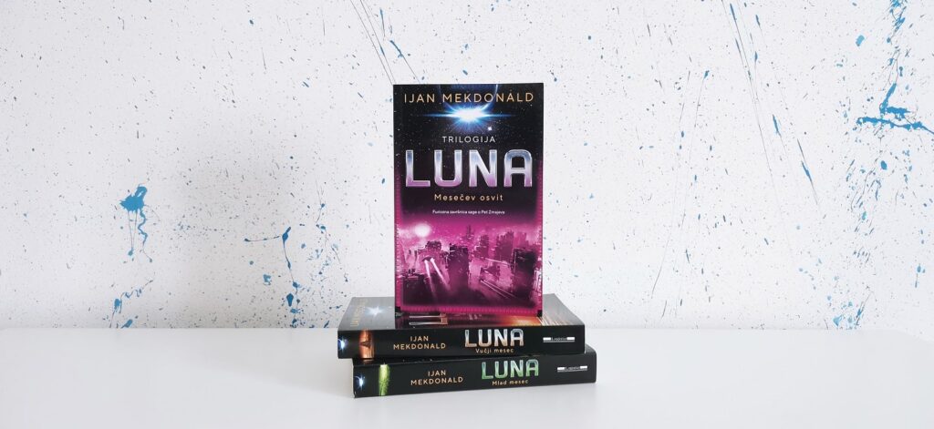 LUNA Mesečev osvit